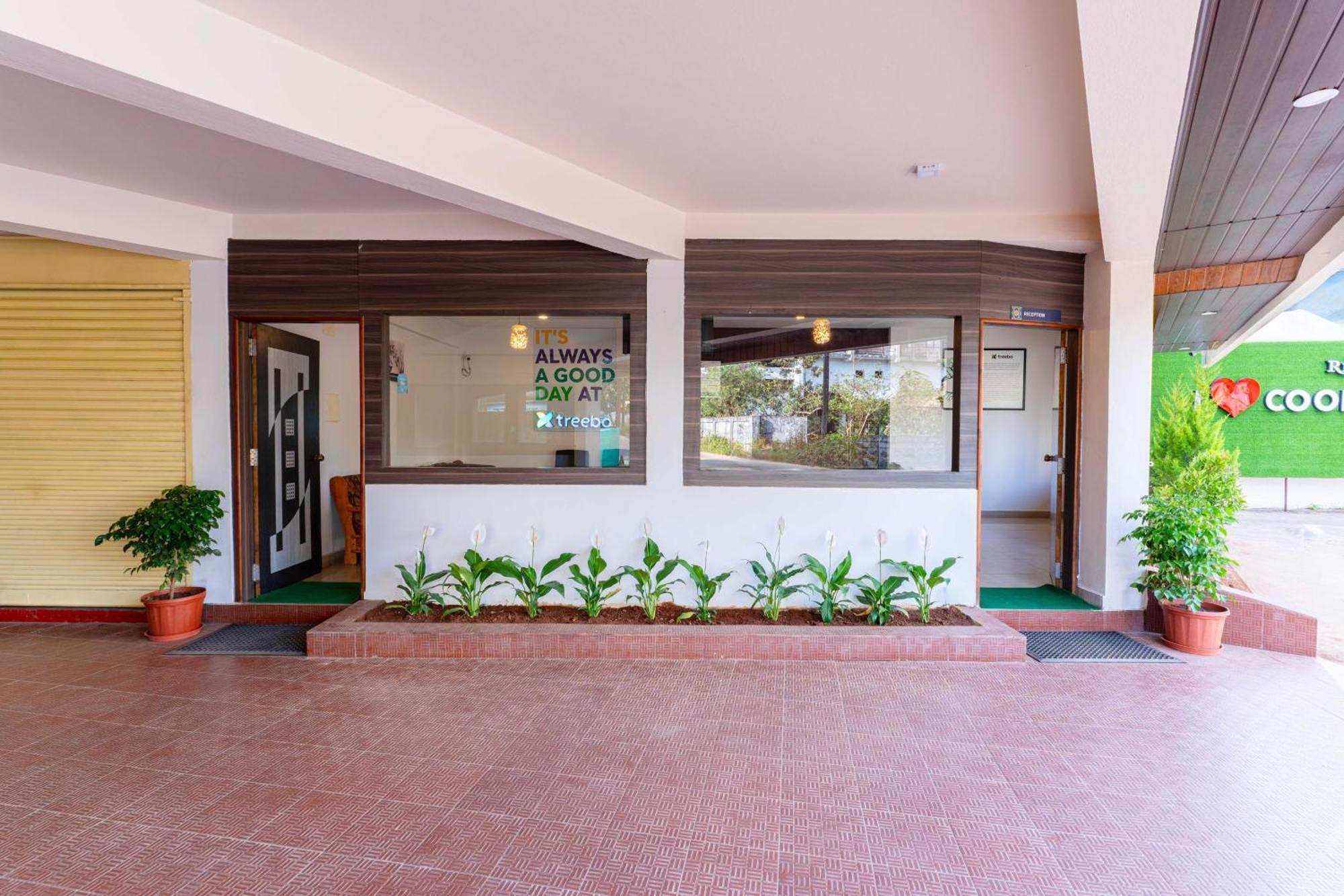 Hotel Treebo Regalia Comforts, 15 Mins From Abbey Waterfall Madikeri Esterno foto