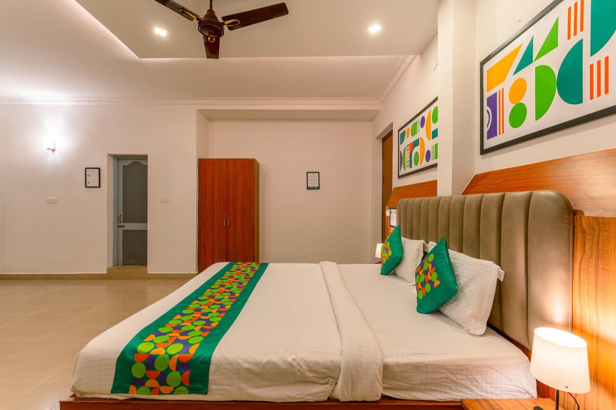 Hotel Treebo Regalia Comforts, 15 Mins From Abbey Waterfall Madikeri Esterno foto