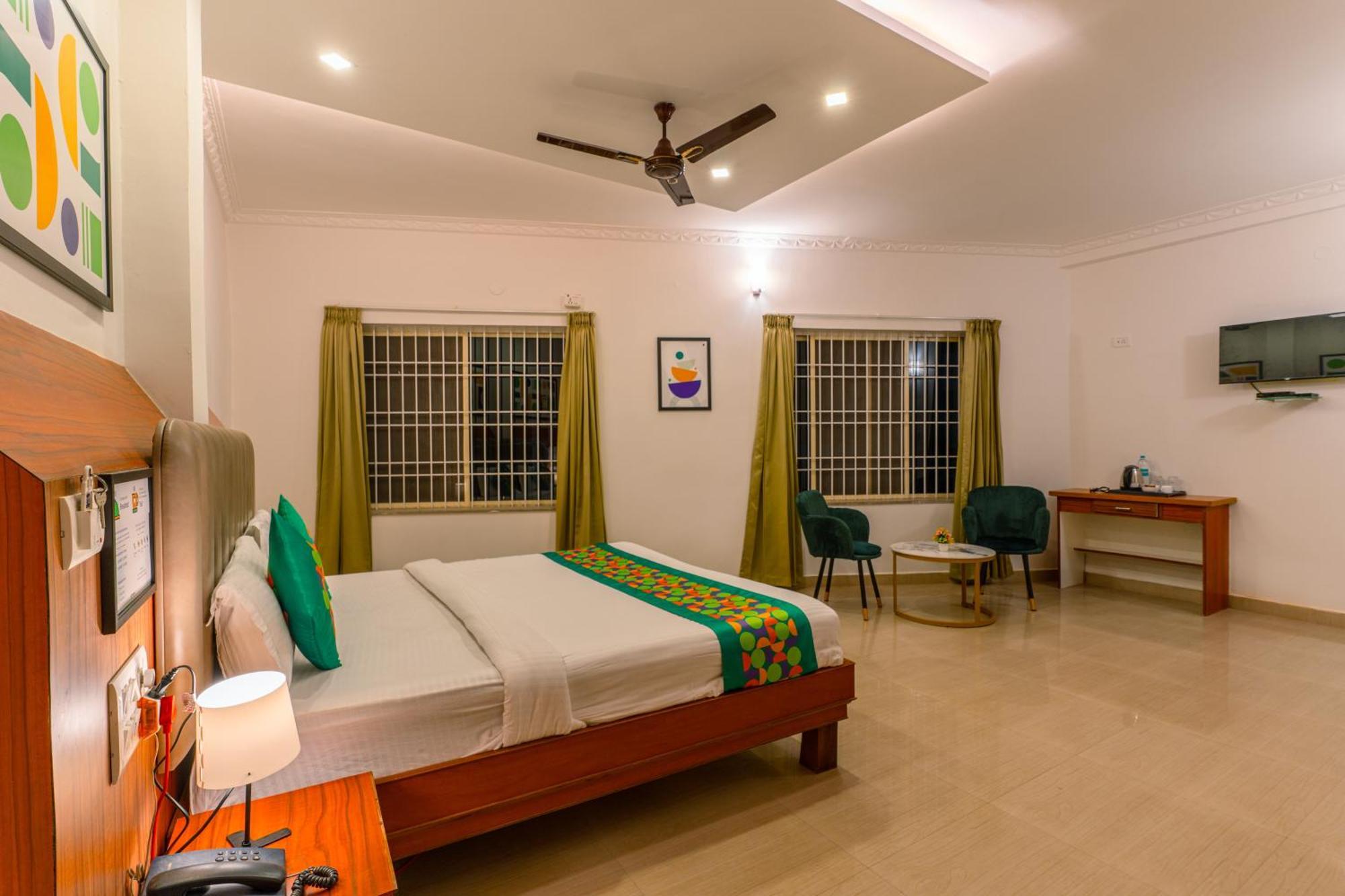 Hotel Treebo Regalia Comforts, 15 Mins From Abbey Waterfall Madikeri Esterno foto