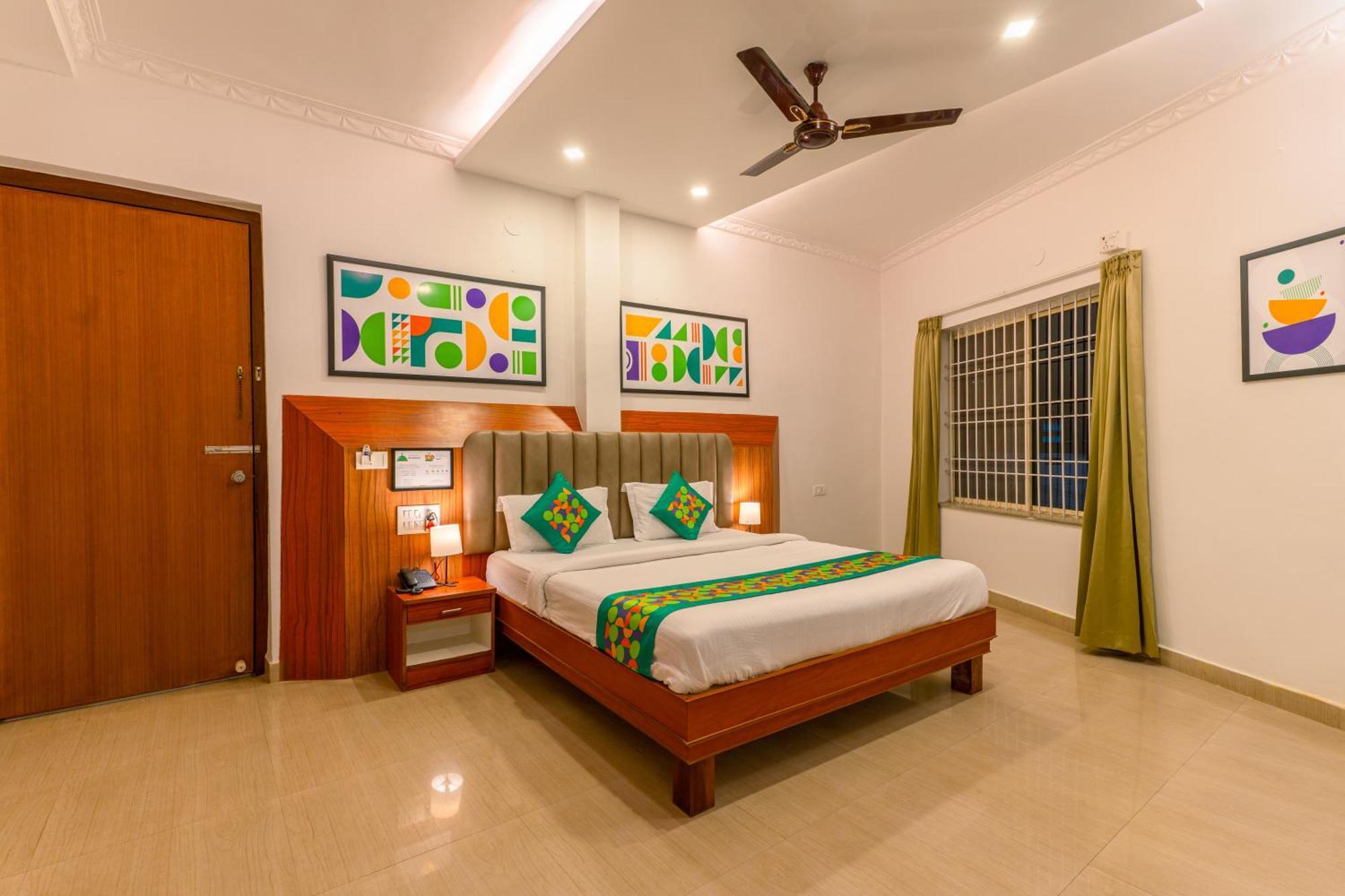 Hotel Treebo Regalia Comforts, 15 Mins From Abbey Waterfall Madikeri Esterno foto