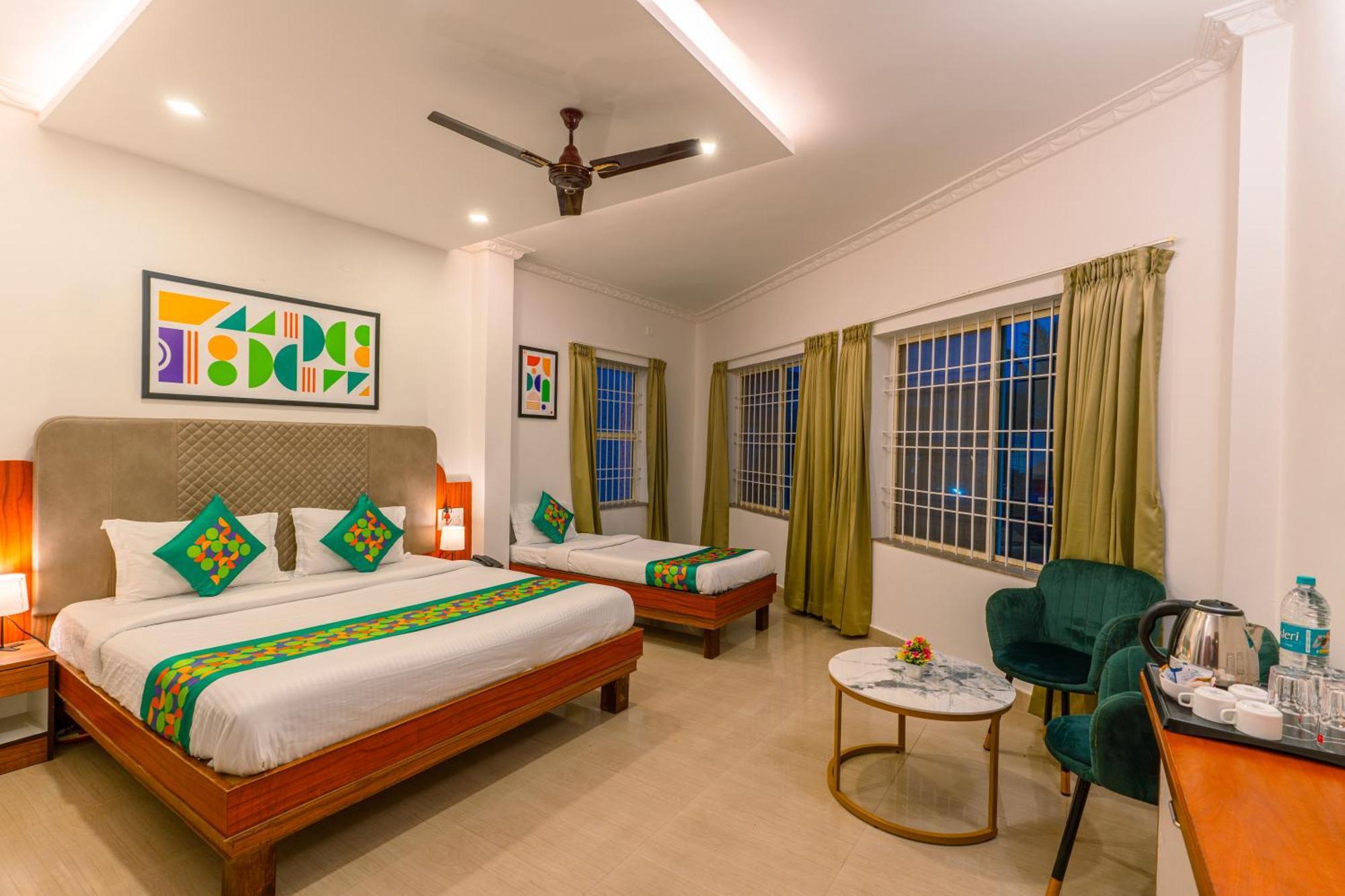 Hotel Treebo Regalia Comforts, 15 Mins From Abbey Waterfall Madikeri Esterno foto